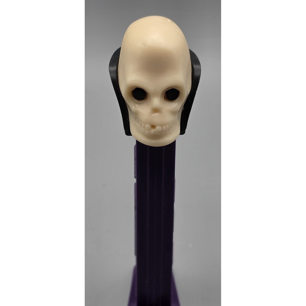 Vintage 1991 PEZ Dr Skull Dispenser Purple Stem Feet Made in Slovenia Halloween - Picture 6 of 6